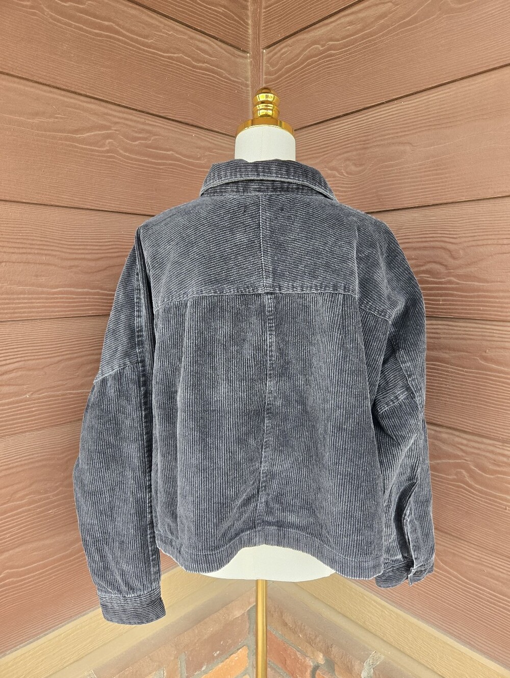 Forever 21 Size Large Corduroy Cropped Button-Up Shirt Jacket Shacket NWOT - Picture 16 of 16